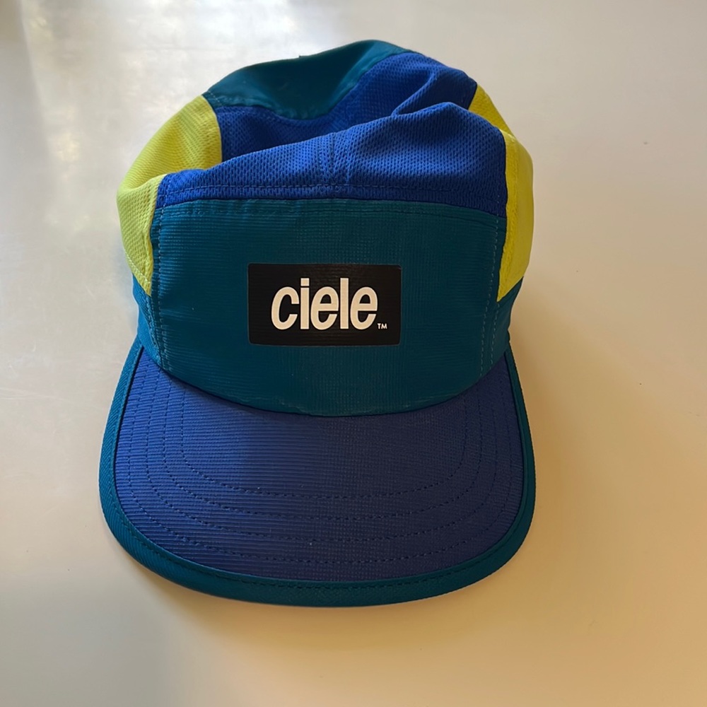 Circle Running Hat